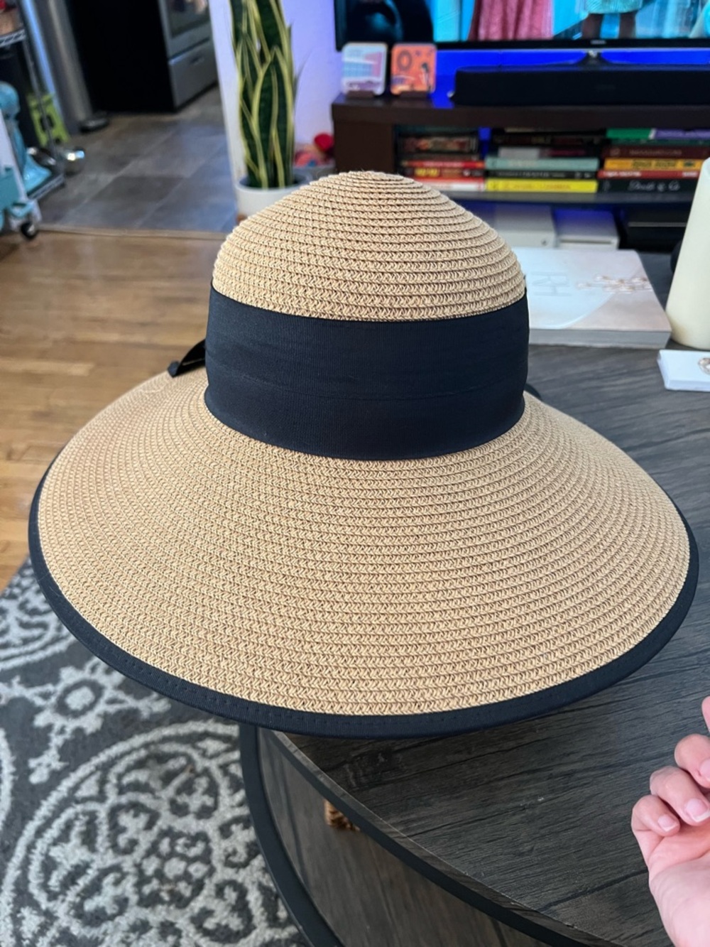 Wide Brim Sun Hat 👒☀️ - Picture 3 of 5